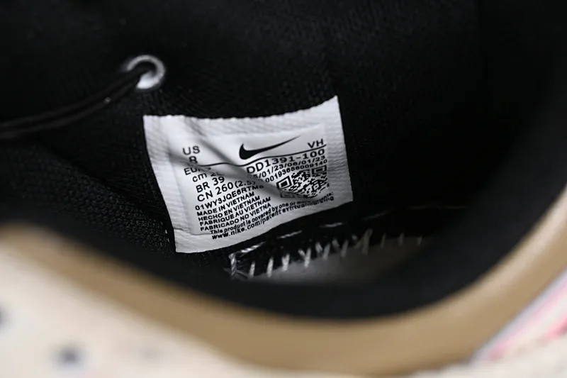 All Categories Nk SB Dunk Series Nk SB Dunk Low Low-top Sneakers Customized Big Box Nk Dunk Low Panda Prank Street Dance Theme-Pink Jumping SB Strappy Low-top Casual Sneakers DD1391-100